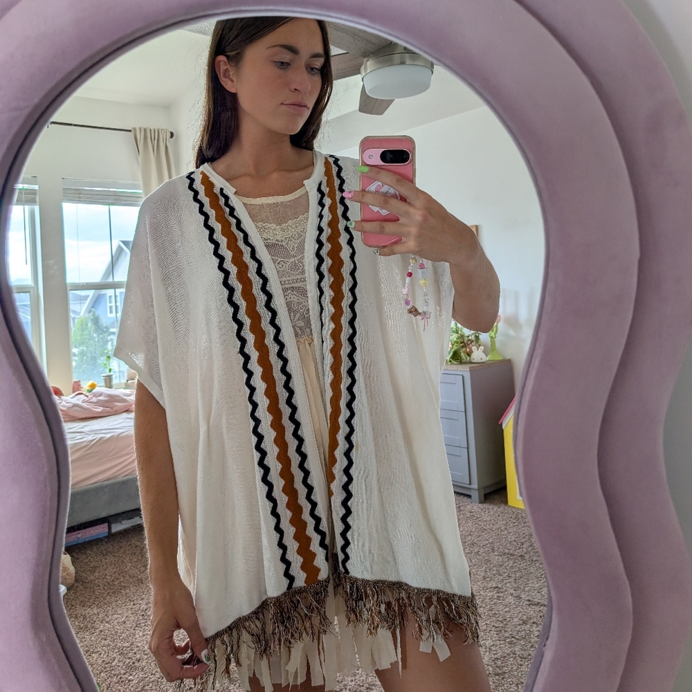 Boho Cream Knit Shawl With Chevron Pattern And Fringe Size Small